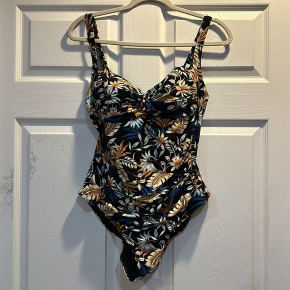 NipTuck Swim Louise Dukes Paradise Ruched One-Piece Swimsuit 10 - Picture 3 of 11